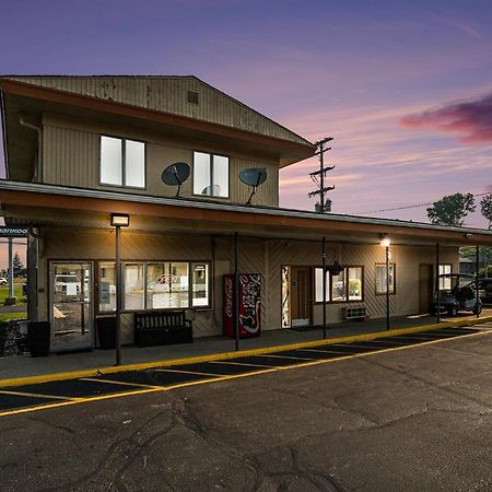 Great Lakes Inn & Suites South Haven Bagian luar foto