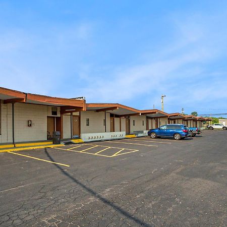 Great Lakes Inn & Suites South Haven Bagian luar foto