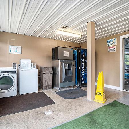 Great Lakes Inn & Suites South Haven Bagian luar foto