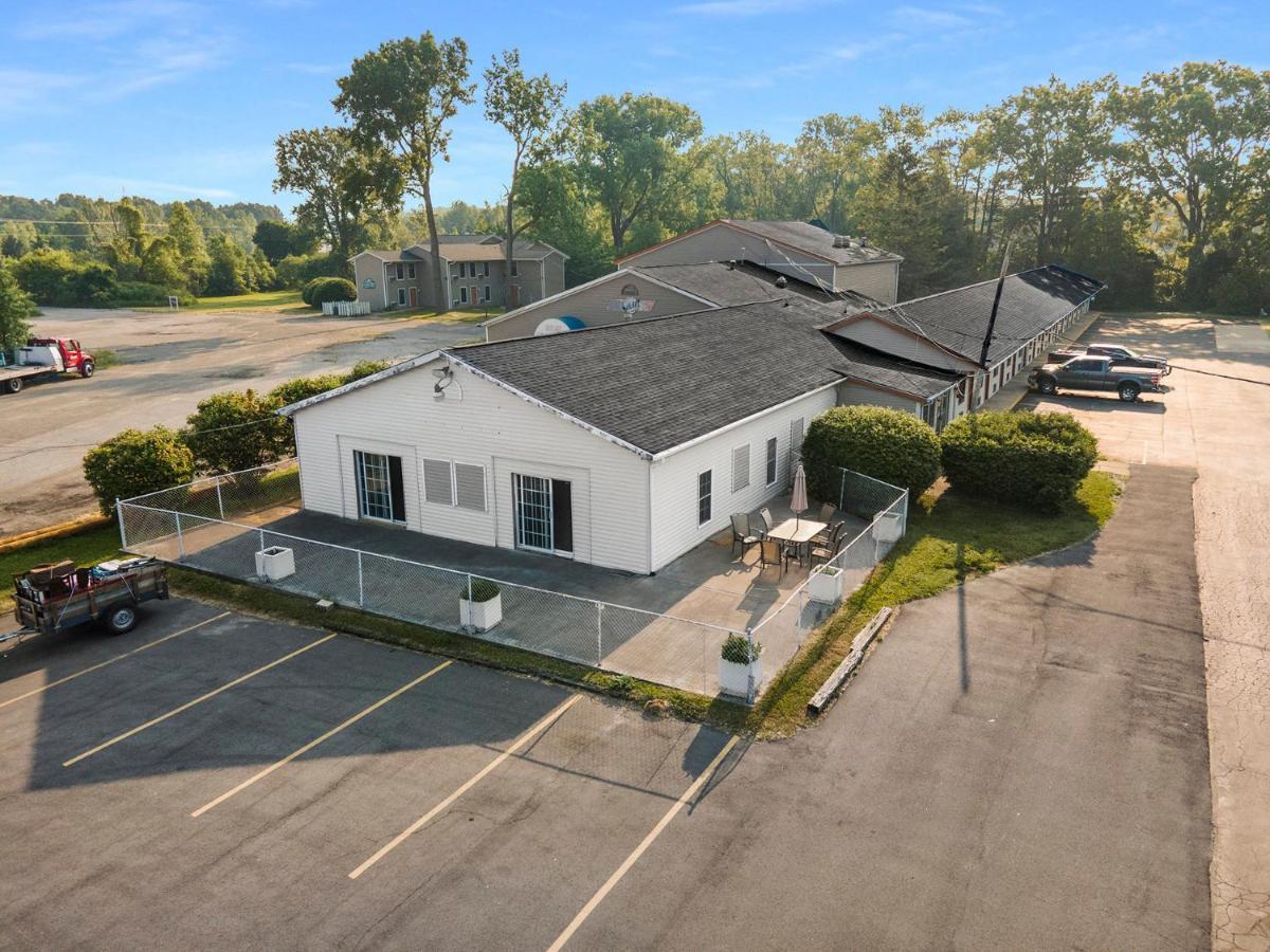Great Lakes Inn & Suites South Haven Bagian luar foto