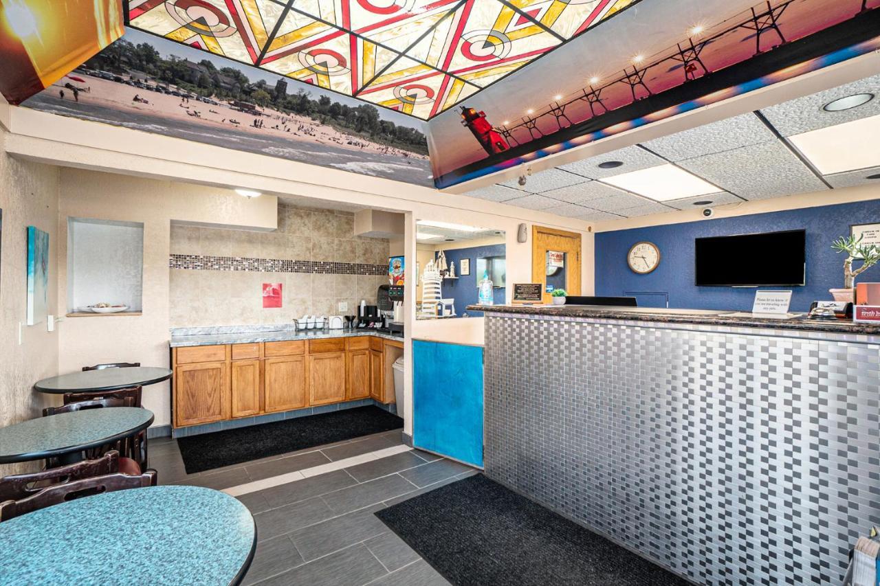 Great Lakes Inn & Suites South Haven Bagian luar foto