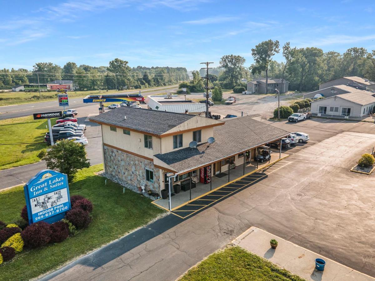 Great Lakes Inn & Suites South Haven Bagian luar foto