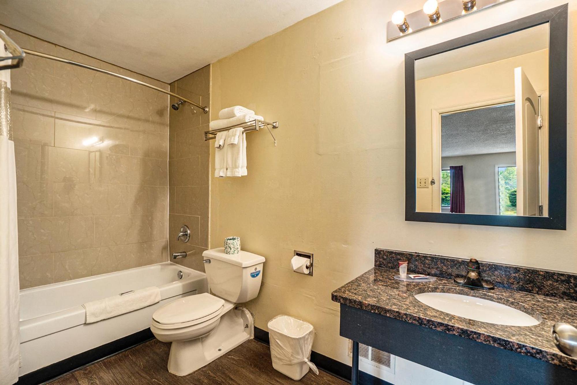 Great Lakes Inn & Suites South Haven Ruang foto